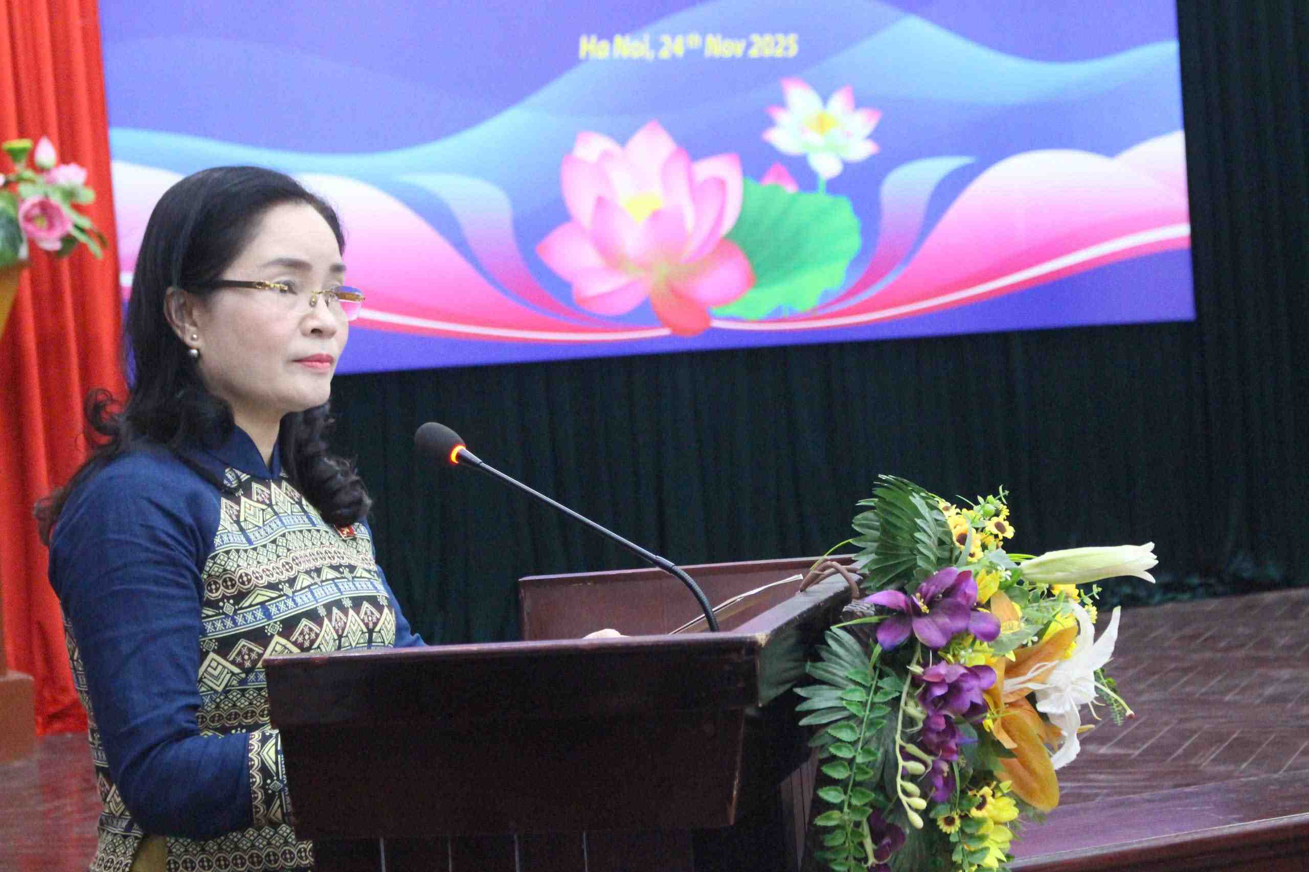 Заместитель министра культуры, спорта и туризма Чинь Тхи Туй выступает на церемонии. Фото: Le Tuyen