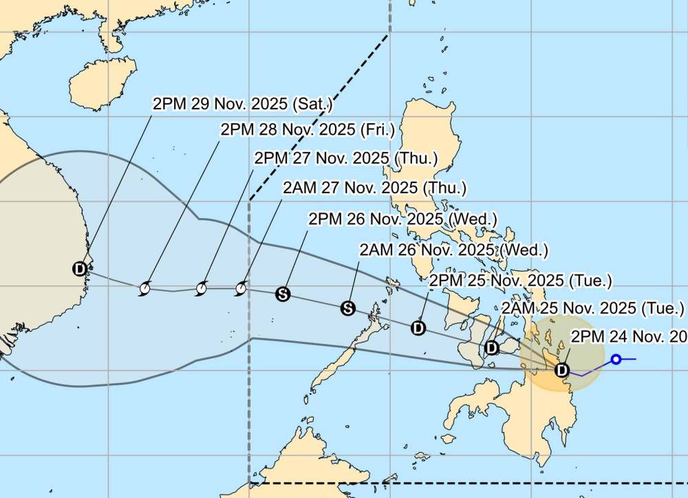 Cap nhat vi tri cua ap thap nhiet doi gan Bien Dong. Anh: PAGASA