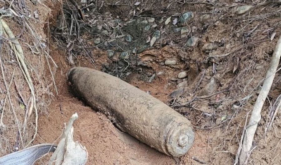 폭탄은 폭우와 홍수 후 발견되었습니다. 사진: 벤사 공안