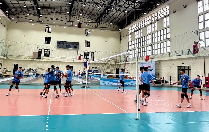 La seleccion vietnamita de voleibol masculino se esta preparando para los SEA Games 33. Foto: Hoai Viet