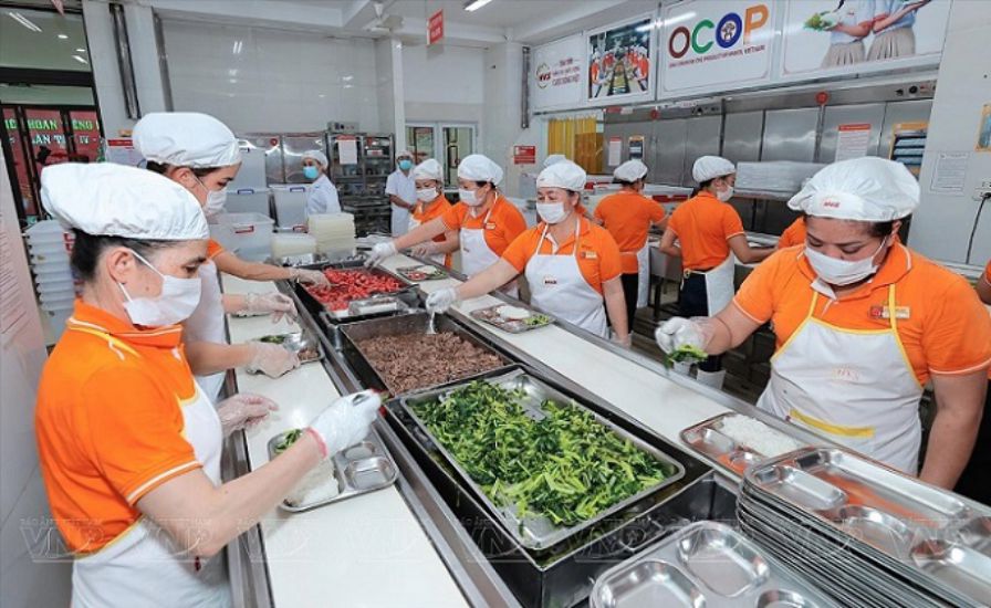 Hanoi strengthens the management of organizing boarding meals in schools. Photo: Hoang Ha