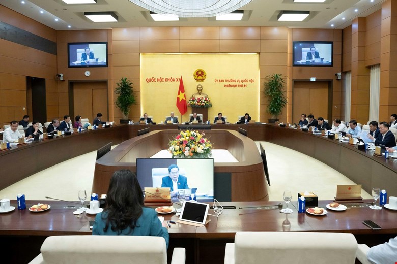 Uy ban Thuong vu Quoc hoi da ban hanh cac nghi quyet ve phe chuan ket qua bau nhan su giu chuc Chu tich HDND, Pho Chu tich HDND cua mot so tinh. Anh: Quochoi.vn 