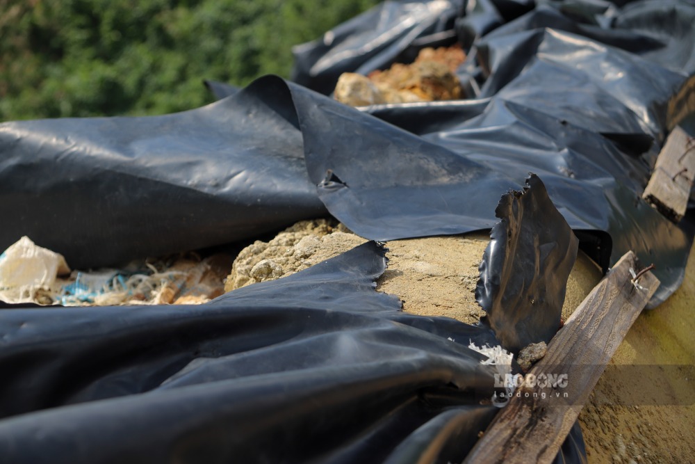 Nhung tam tham vua day vua lon nay von dung de gia co, han che viec xoi lo. Nhung tinh trang xoi lo ngay cang nghiem trong, nhung tam bao ve cung bi cuon phang.