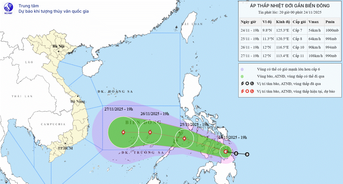 The forecast track and affected area of the tropical depression are likely to strengthen into storm No. 15 in the East Sea. Photo: NCHMF