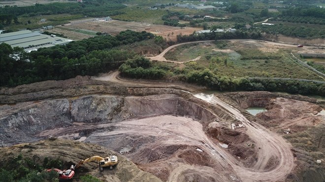 Mas de 9 toneladas de arcilla son pruebas materiales del caso en Phu Tho que pronto seran subastadas. Foto: Nguyen Hung