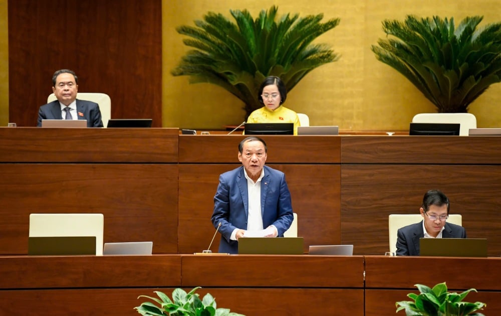 Выступает министр культуры, спорта и туризма Нгуен Ван Хунг. Фото: Фам Донг