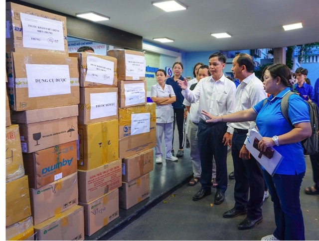 Hospitals in Ho Chi Minh City participating in the relief are preparing medicine and medical supplies. Photo: Minh Toan