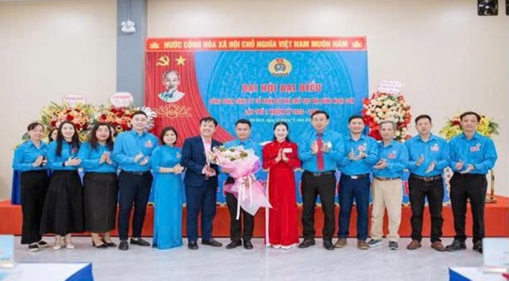 Dai Dung Nghi Son 기계 제조 주식회사 노동조합은 2025-2030 임기 제1차 대표자 대회를 개최했습니다. 사진: Thanh Hoa 노동조합