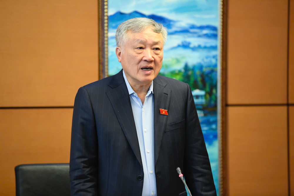 The Permanent Deputy Prime Minister said that the Politburo does not set the issue of building 100 or 200 universities; schools that do not meet the standards will merge and dissolve themselves. Photo: Nhu Y