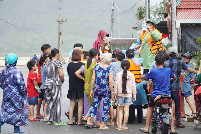 Gạo dự trữ quốc gia được chuyển đến Khánh Hòa, hỗ trợ kịp thời bà con sau mưa lũ