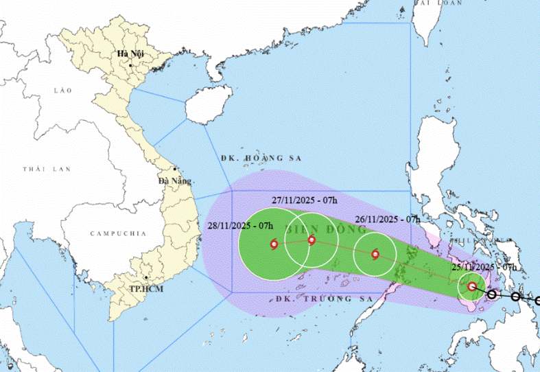Cap nhat vi tri cua ap thap nhiet doi sap manh len thanh bao so 15 vao Bien Dong. Anh: NCHMF