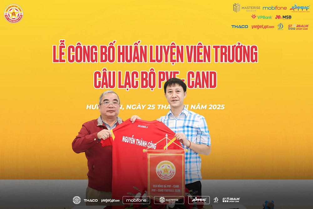 Nguyen Thanh Cong 감독(오른쪽)이 PVF-CAND를 공식적으로 이끌었습니다. 사진: PVF-CAND