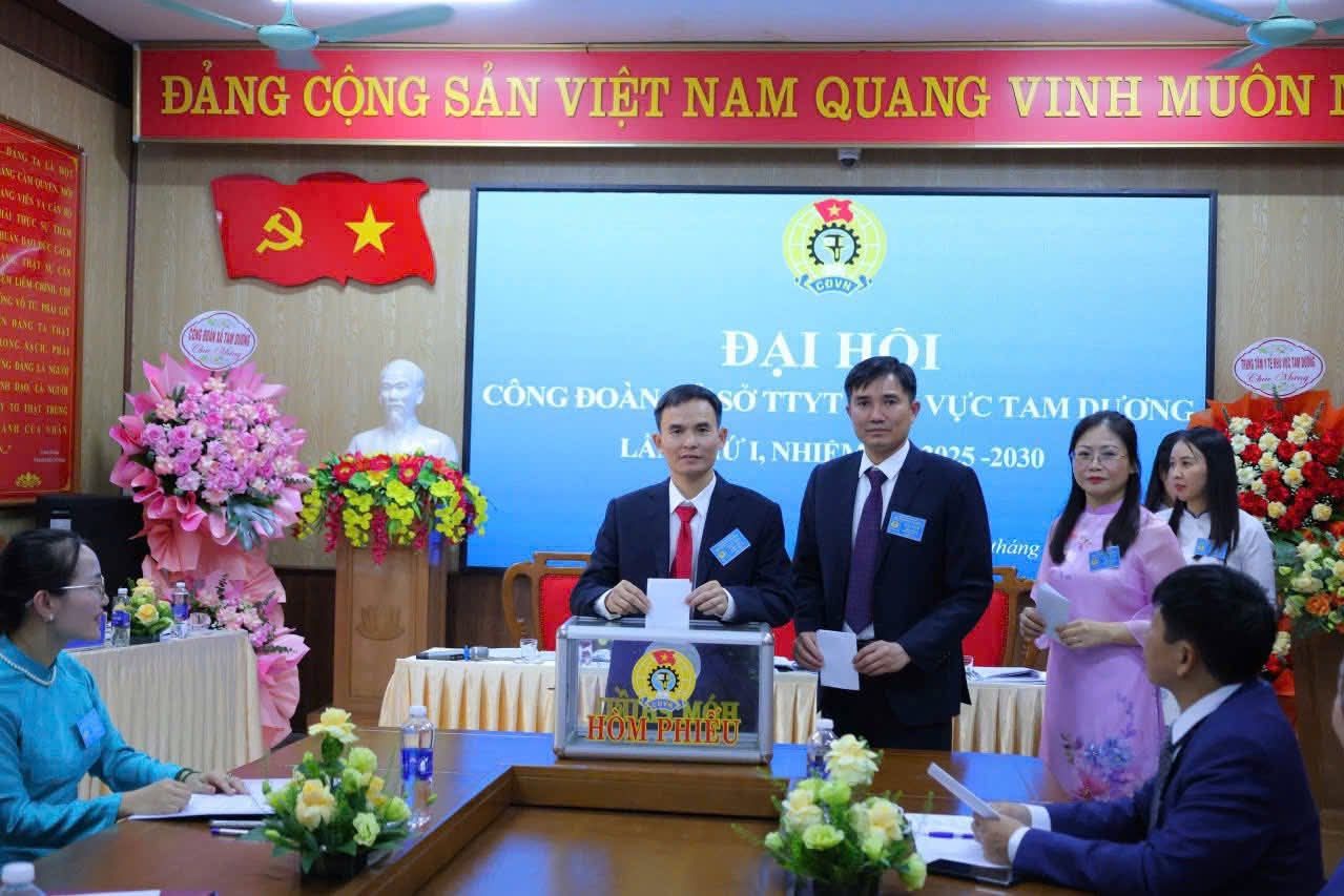 Dai hoi Cong doan Trung tam Y te khu vuc Tam Duong co 72 Dai bieu chung minh. Anh: LDLD tinh Phu Tho.