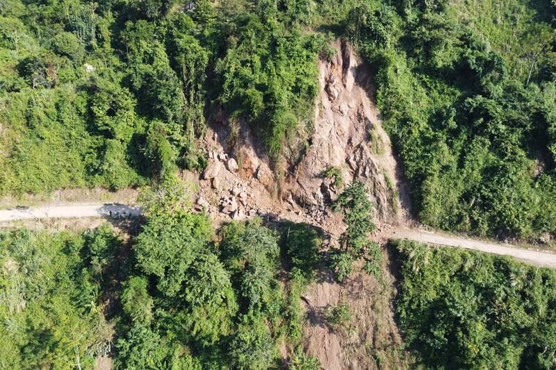 Escena del deslizamiento de tierra en la carretera provincial 101 en la comuna de To Mua provincia de Son La. Foto: Truong Son