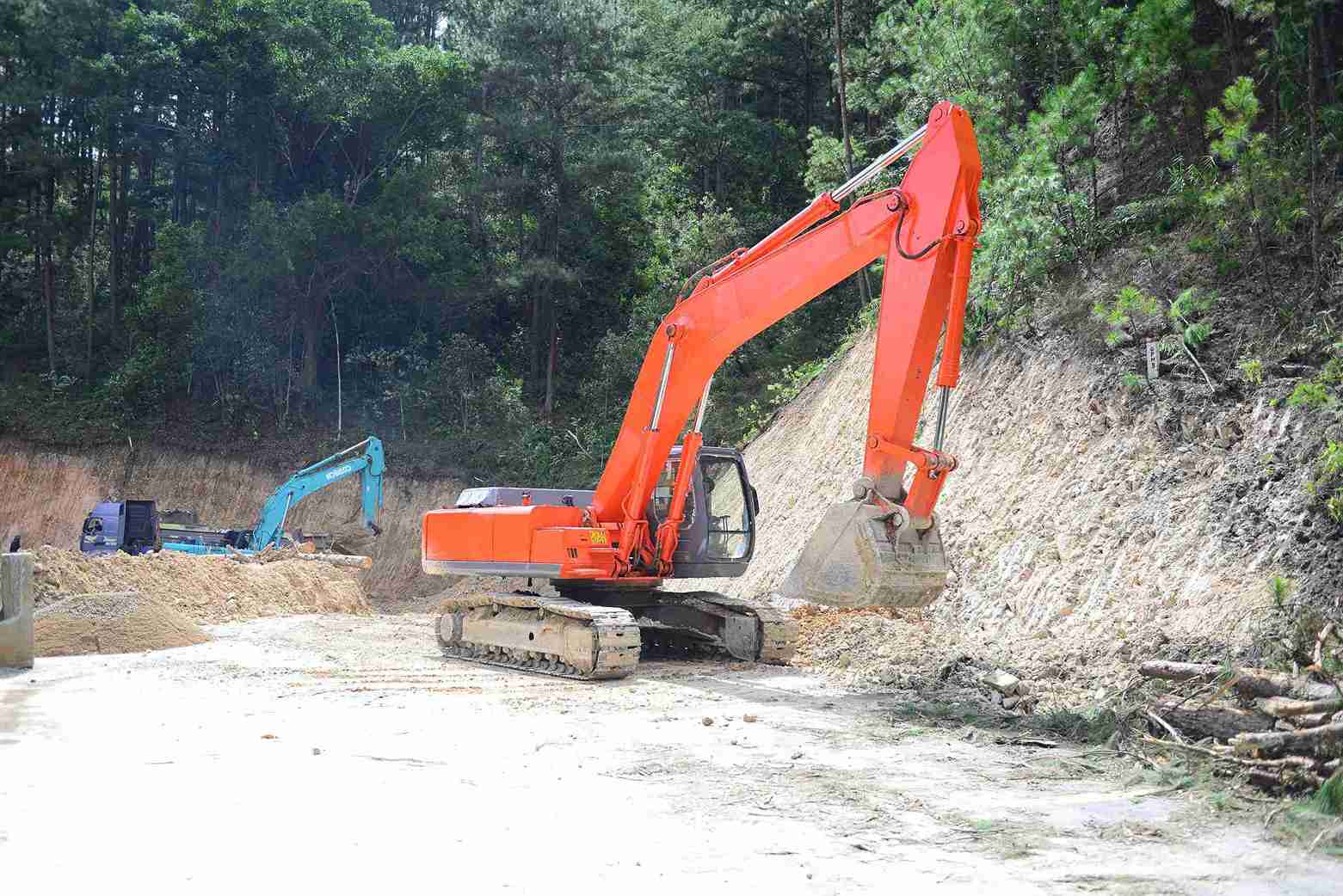 Duong tam me deo Mimosa rong 8m co quy mo 2 lan xe. Anh: Phuc Khanh