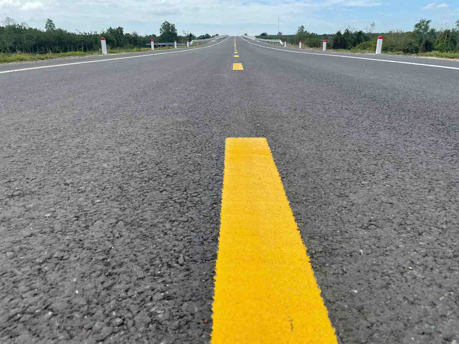 Duong dan phia Binh Duong da xay dung hoan thanh. Anh: Dinh Trong