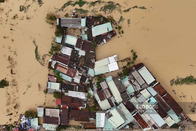 People in affected areas need timely sharing and support. Photo: Hoai Phuong