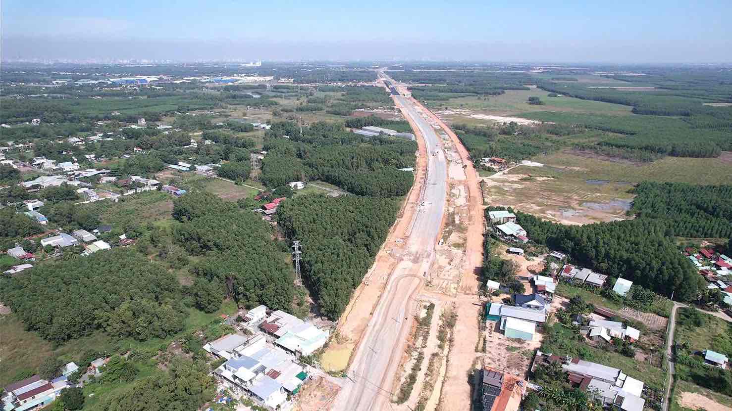 Proyecto de la carretera de circunvalacion 3 TPHCM tramo que atraviesa Dong Nai. Foto: HAC