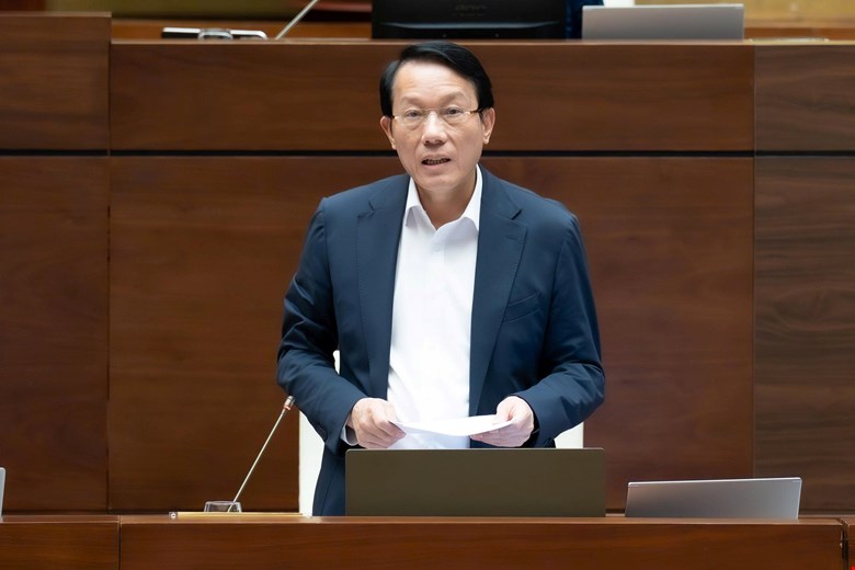 General Luong Tam Quang - Politburo member, Minister of Public Security explained and clarified a number of contents of the draft Law on Drug Prevention and Control (amended). Photo: Quochoi.vn