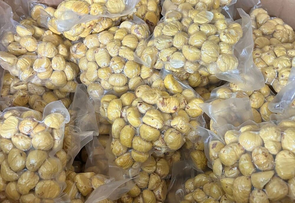 vacuum-packed chestnuts will help preserve them more effectively and for a long time. Photo: Le Minh