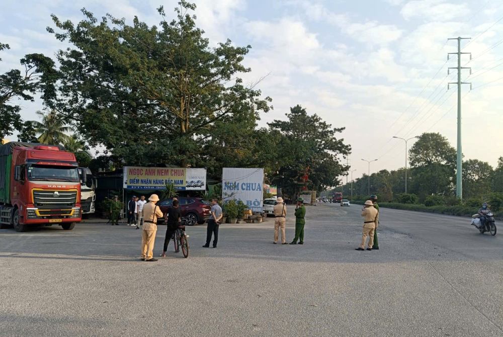 Luc luong chuc nang ra quan kiem tra, xu ly doi voi diem 