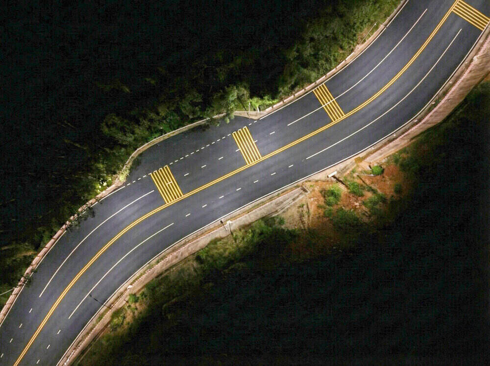 Cung duong tho mong Deo Prenn. Ảnh: Hung To