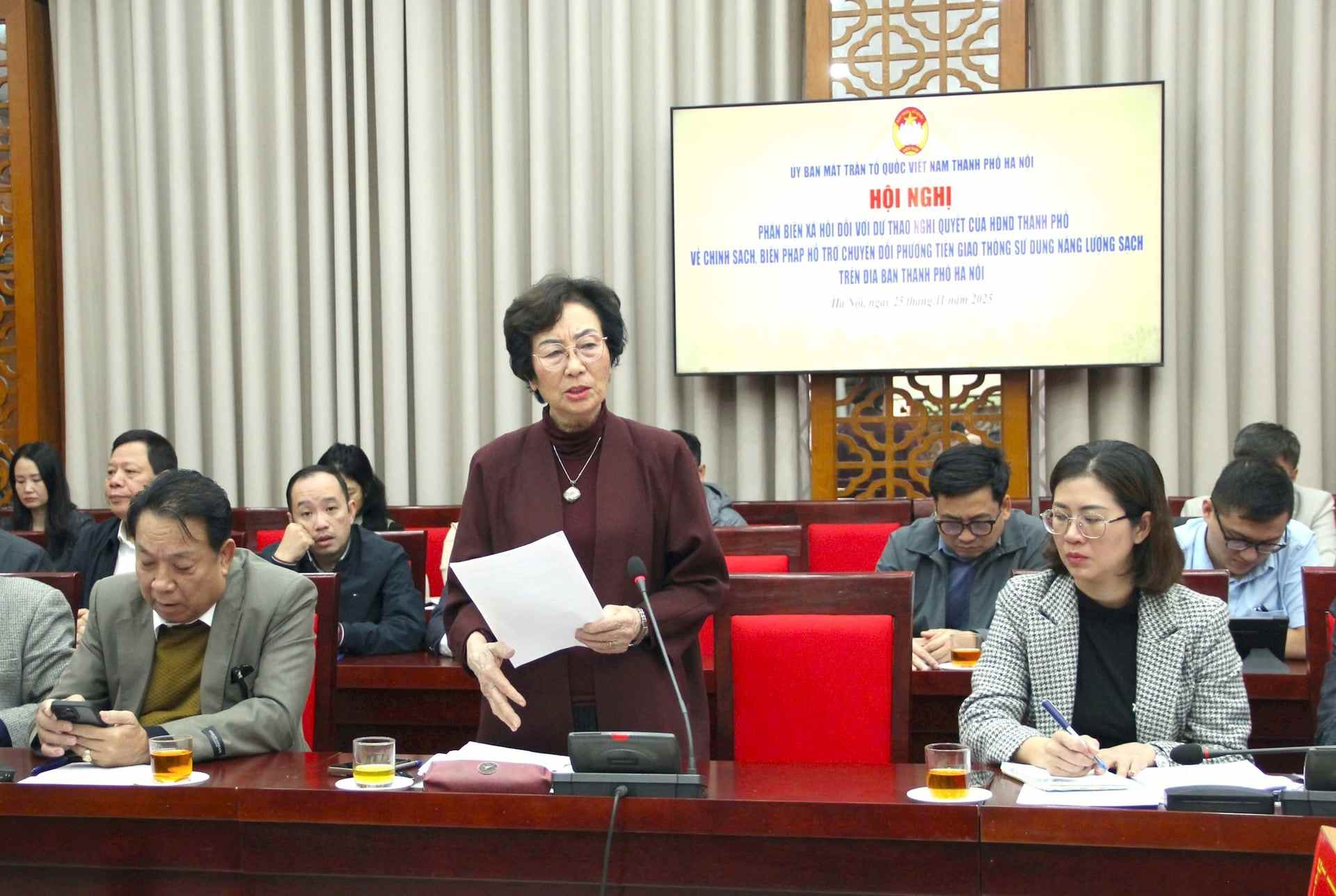 PGS.TS. Bui Thi An phat bieu y kien tai hoi nghi. Anh: Minh Thuy