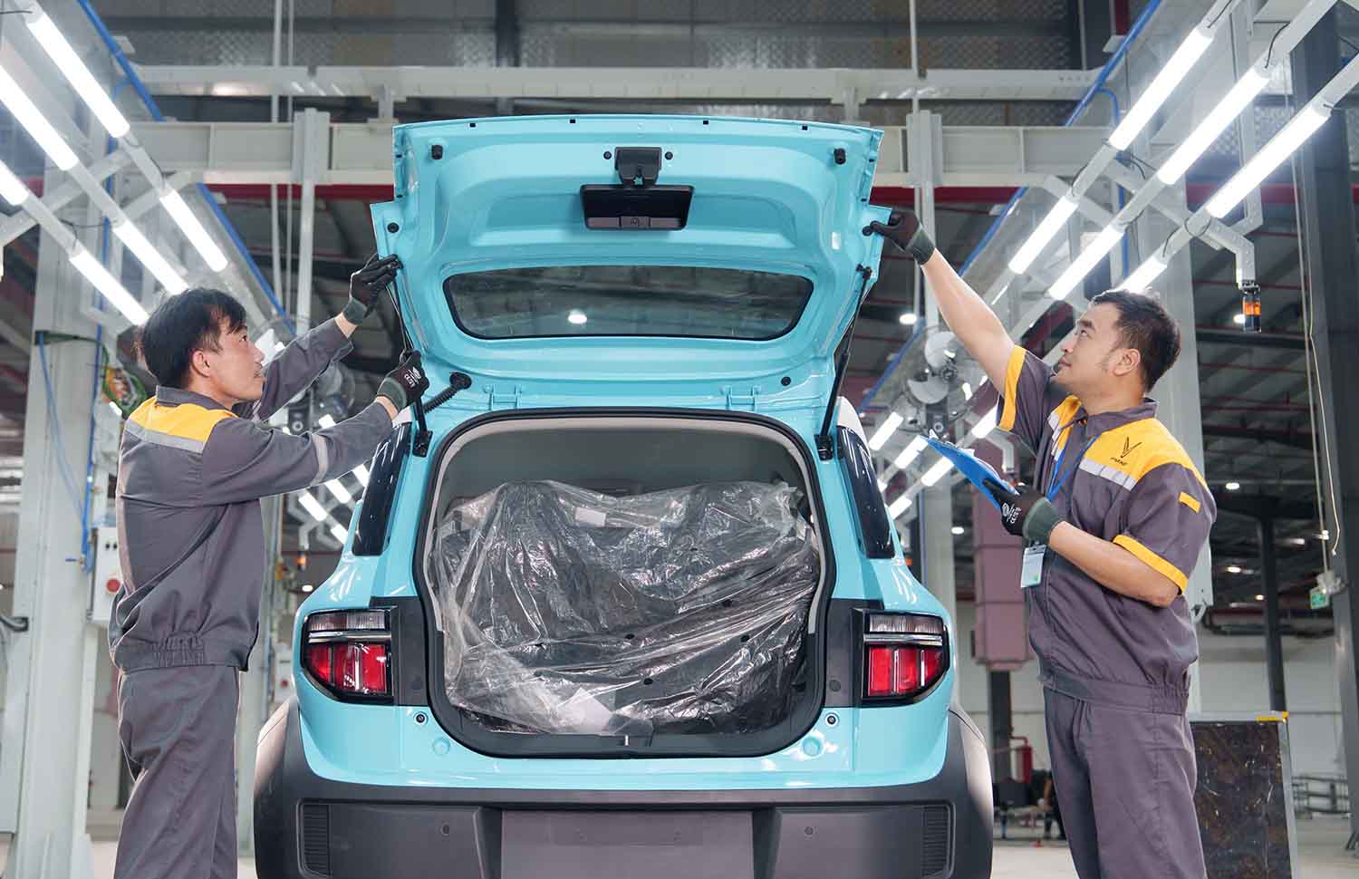 Nha may San xuat o to VinFast Ha Tinh dang co nhu cau tuyen dung lon voi muc thu nhap kha cao. Anh: Tran Tuan.