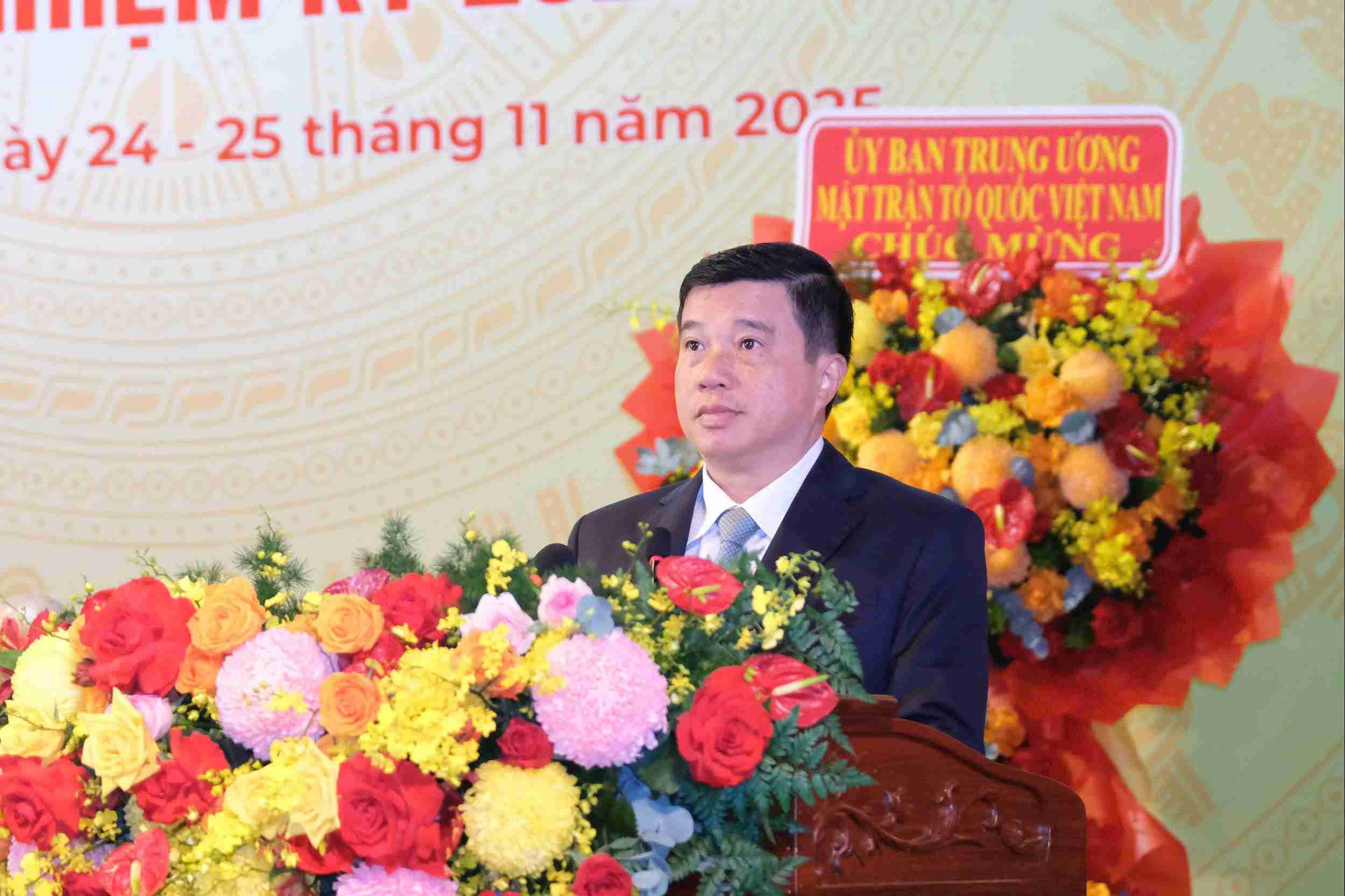 Ong Y Thanh Ha Nie Kdam, Bi thu Tinh uy Lam Dong phat bieu tai Dai hoi. Anh: Khanh Phuc