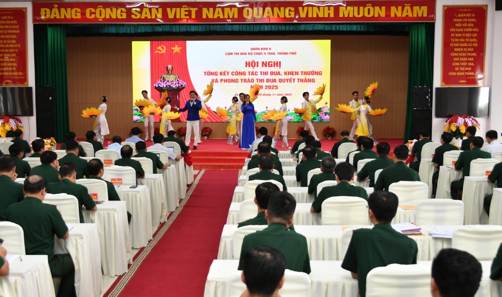 Dai bieu tham du hoi nghi. Anh: Phuong Vu