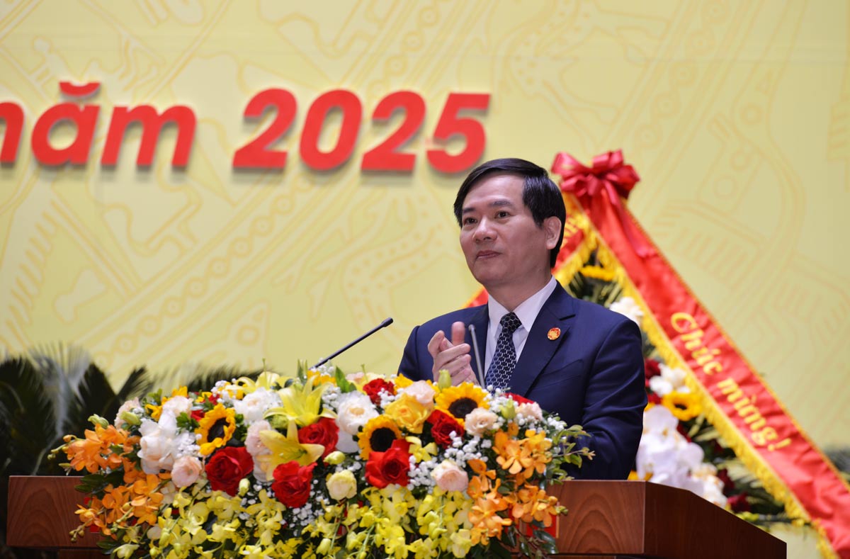 Dong chi Vu Quyet Tien, Pho Bi thu Tinh uy, Chu tich Uy ban MTTQ tinh phat bieu khai mac Dai hoi. Anh: Doan Hung