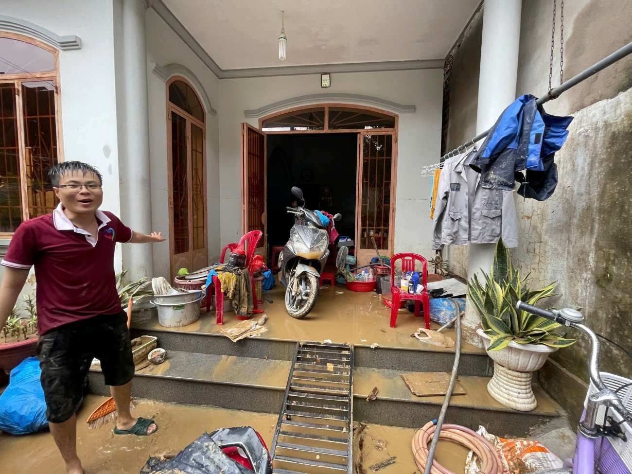 カインホア最大の造船会社労働者は、支援を受け喜んでいます。写真:HVS労働組合
