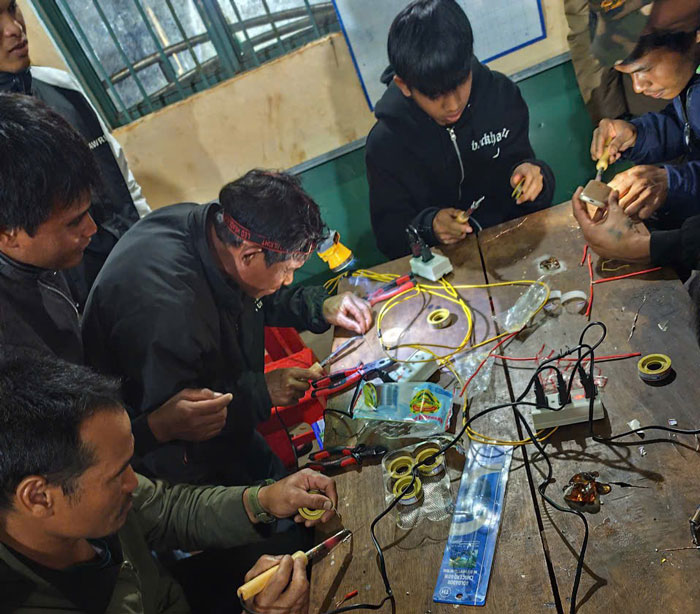 Nguoi lao dong tich cuc thuc hanh. Anh: Phong Lan