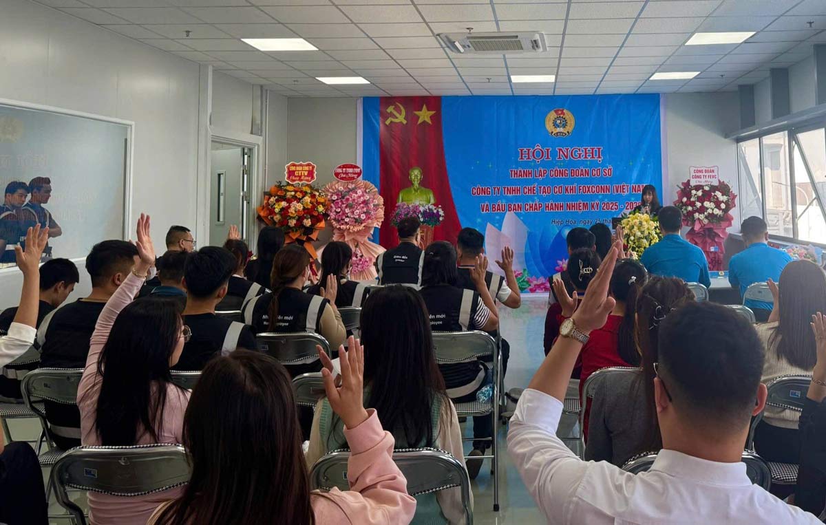 Quang canh hoi nghi. Anh: Quang Ninh