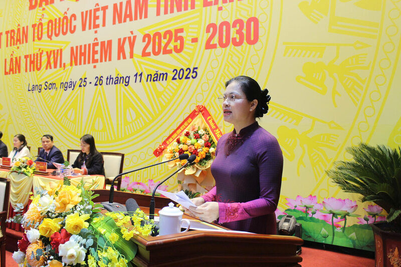 Ba Ha Thi Nga - Uy vien Trung uong Dang, Pho Chu tich UBTU MTTQ Viet Nam chi dao tai Dai hoi. Anh: Hoang Tinh