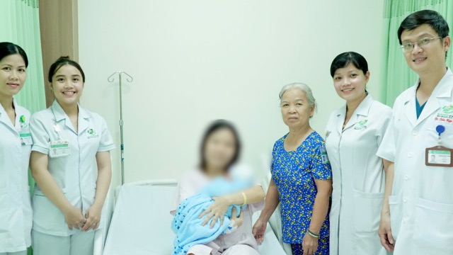 The mother with a complicated uterine rupture was promptly rescued by a doctor. Photo: BVCC