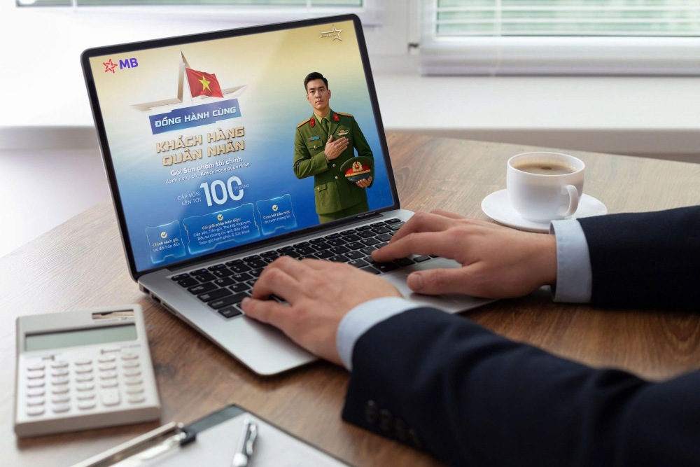 “Combo san pham danh cho Quan nhan” do MB thiet ke rieng cho nhom khach hang thuoc luc luong vu trang. Anh: MB