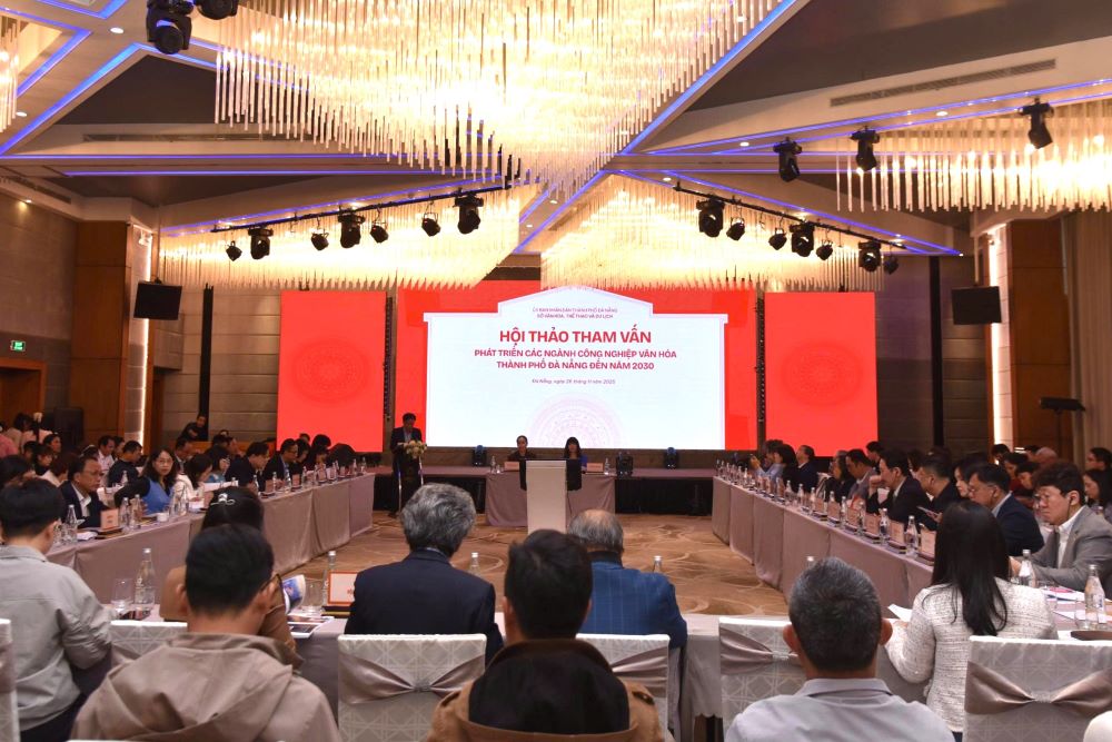 Hoi thao tham van phat trien cac nganh cong nghiep van hoa thanh pho den nam 2030. Anh: Tran Thi