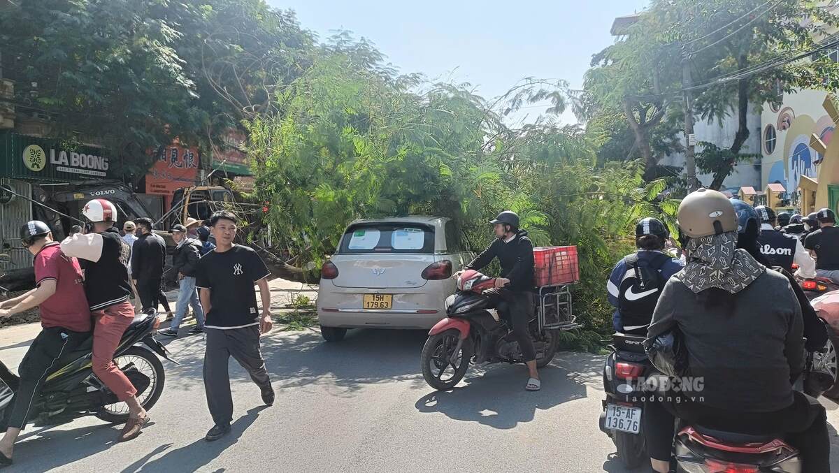 Giao thong anh huong sau su viec. Ảnh: Mai Dung