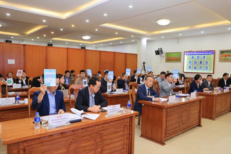 Dai dien cac doi bong V.League va hang Nhat du Dai hoi. Anh: VPF