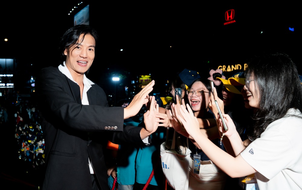 Dien vien Hieu Nguyen tham gia 2 phim Mua do va Tu chien tren khong. Anh: Facebook nhan vat.