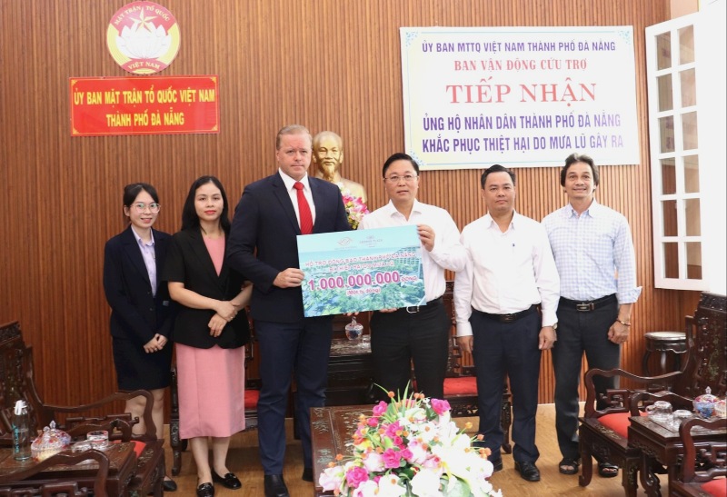 Mat tran Da Nang tiep nhan them 1,5 ti dong doanh nghiep ung ho nguoi dan vung lu. Anh: Ngoc Ha