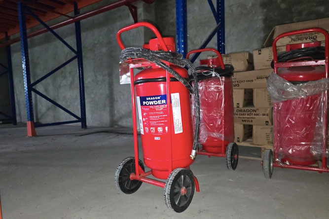 Bộ Công an quyết định thu hồi các giấy chứng nhận liên quan đến vụ 3,2 triệu bình chữa cháy giả. Ảnh: Công an Hà Nội