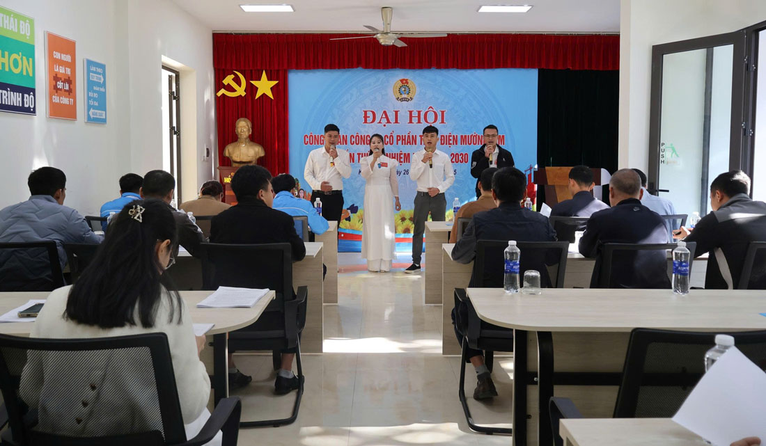 Van nghe chao mung Dai hoi. Anh: Bao Nguyen