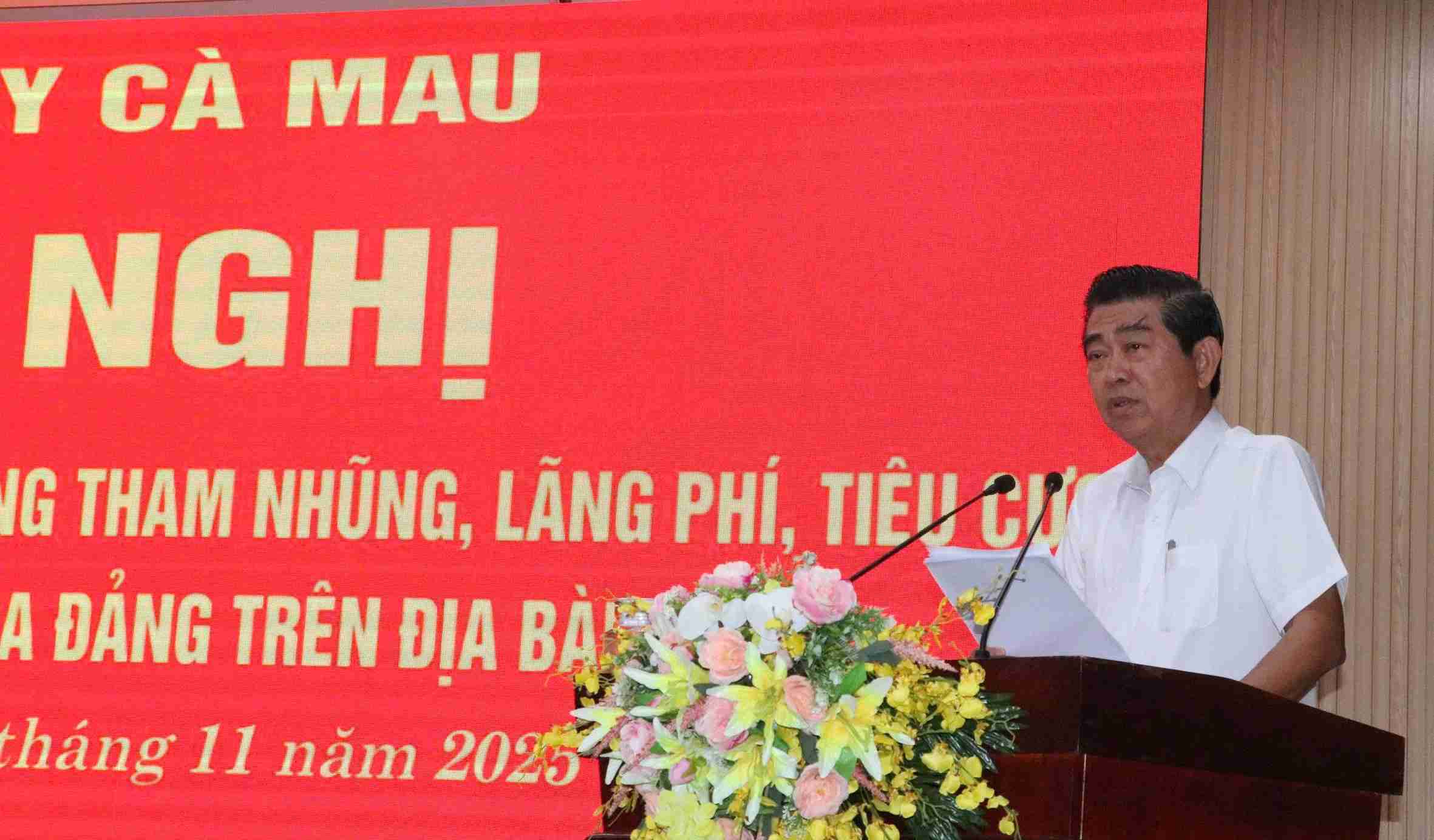 Dong chi Vo Van Dung, Uy vien Ban Chap hanh Trung uong Dang, Pho Truong ban Noi chinh Trung uong, phat bieu chi dao tai hoi nghi. Anh: Nhat Ho