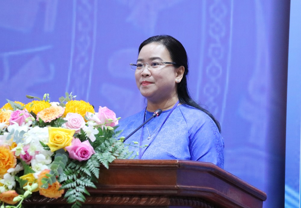 Pho Bi thu Dang uy UBND tinh Huynh Thi Hoai Thu phat bieu tai dai hoi. Anh: Cong thong tin dien tu Dong Thap.