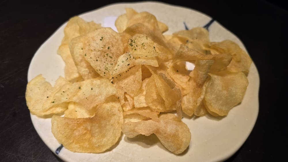 Super thin, flavorful French fries will be a great snack for the whole family. Photo: Tuan Dat