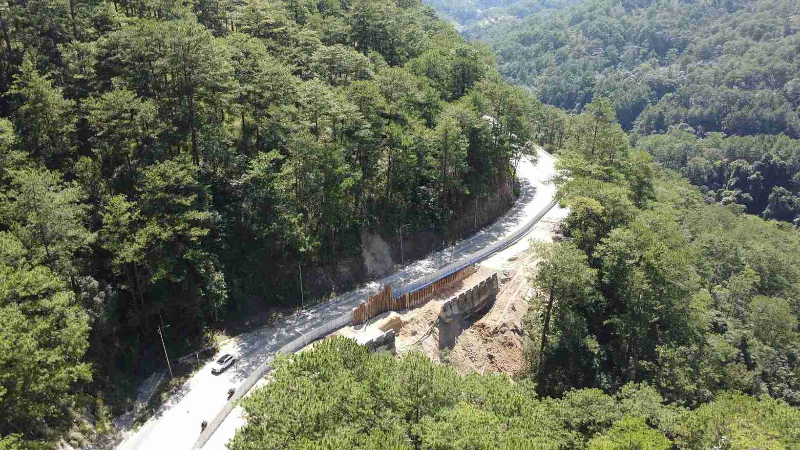 Dau nam 2023, du an mo rong, nang cap deo Prenn (nay thuoc phuong Xuan Huong - Da Lat, Lam Dong) duoc cac co quan chuc nang khoi cong voi von dau tu hon 550 ty dong. Du an dai 7,4km, quy mo 4 lan xe, do lien danh Cong ty co phan Xay dung Deo Ca - Cong ty co phan Dau tu ha tang giao thong Deo Ca thi cong. Anh: Phuc Khanh