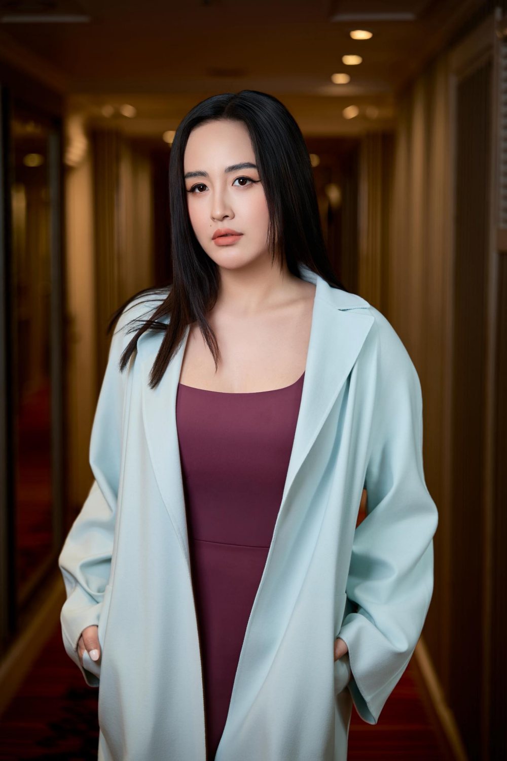 Hoa hau Mai Phuong Thuy. Anh Facebook nhan vat