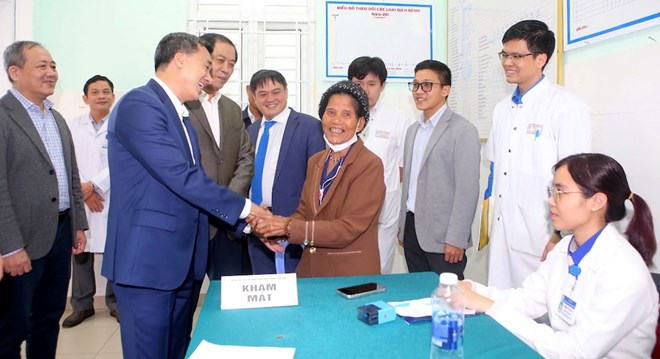 Sau mưa lũ, 1.000 người dân ở Huế được khám sức khỏe và cấp thuốc miễn phí